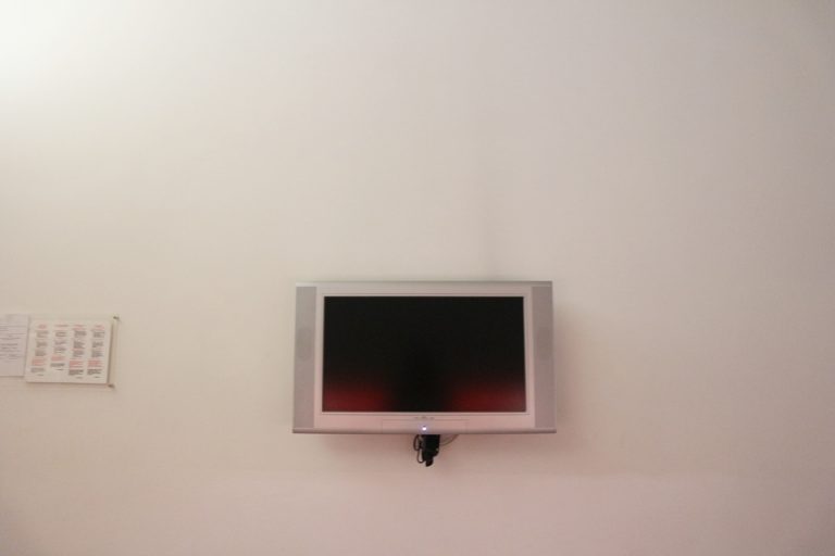 テレビ ベッド方向