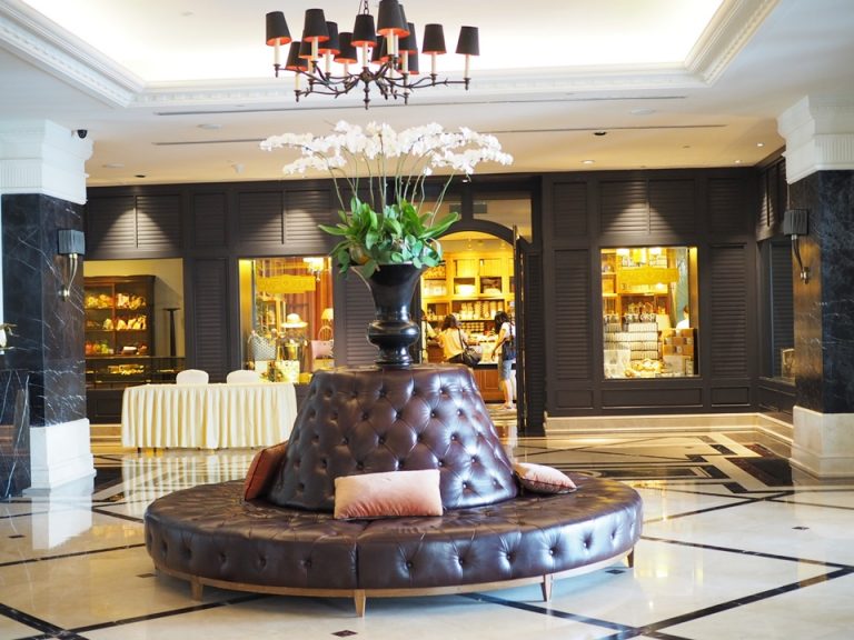 ロビー全体 エントランス内観(新館)