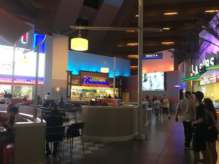 フードコート (2)