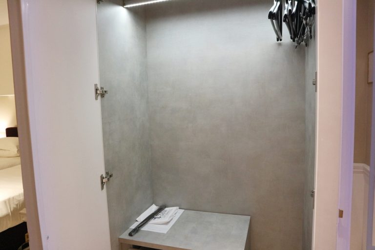 クローゼット 開いてる状態