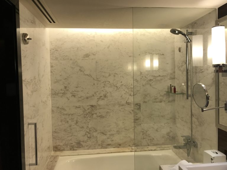 シャワールーム2