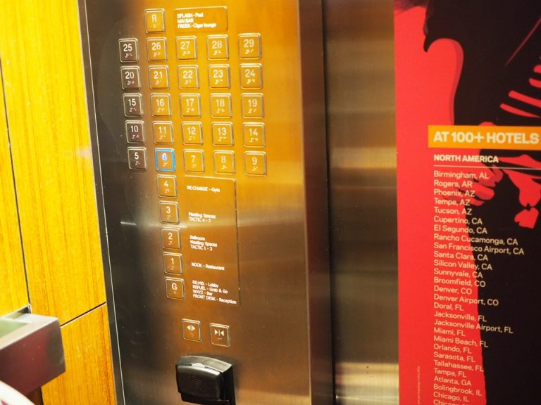 エレベーター階数ボタン