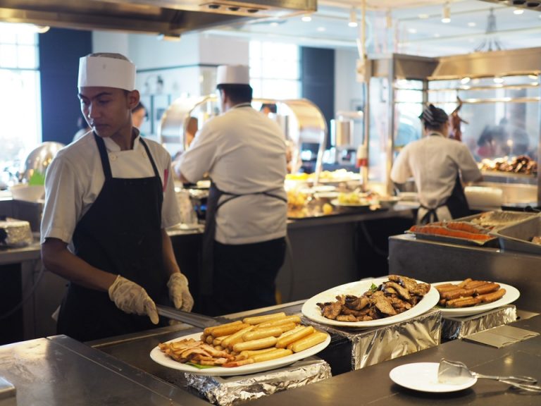 レストランSARKIESの内観 こちらでは肉や魚を焼いていました