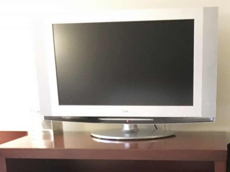 ベッド方向からTV