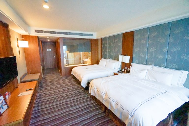 部屋全体(ベランダ側から)