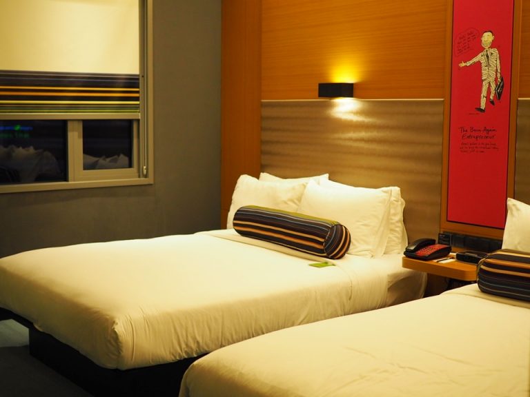 客室全体(窓側方向)