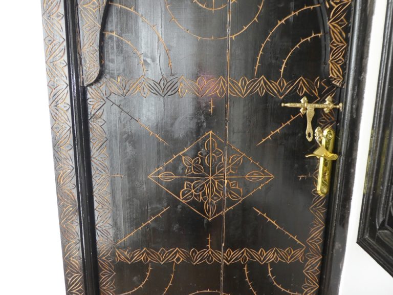 客室入口ドア外観