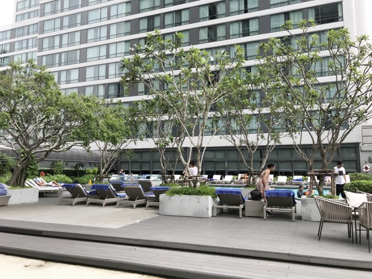 ノースタワーの大きいプール9