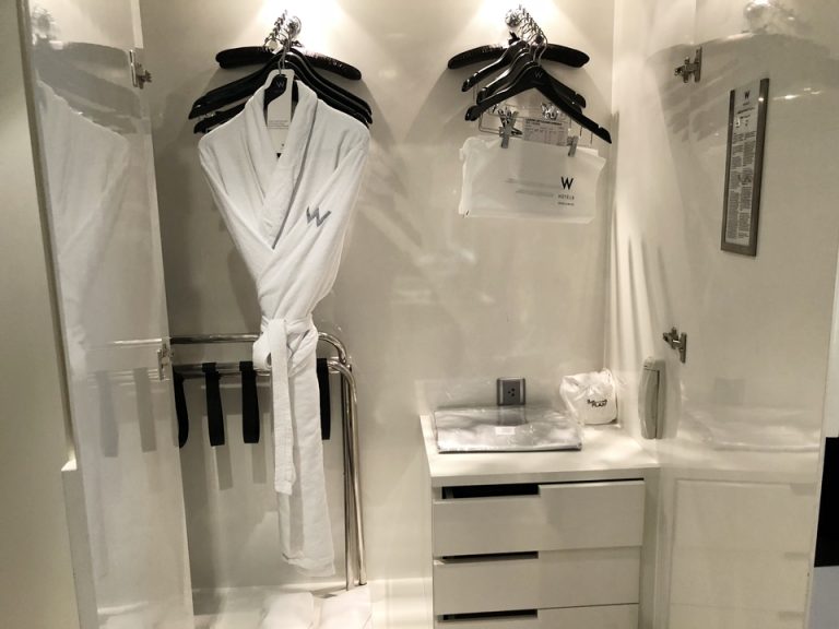 クローゼット(開けた状態)