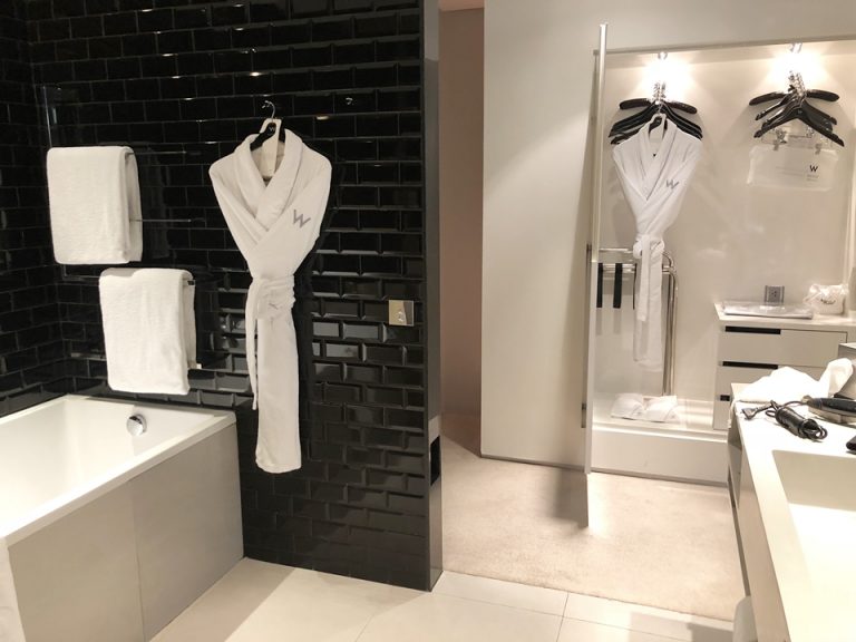 シャワー室からみた眺め