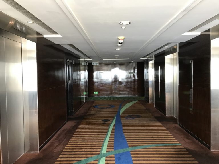 客室階廊下エレベーターホール5