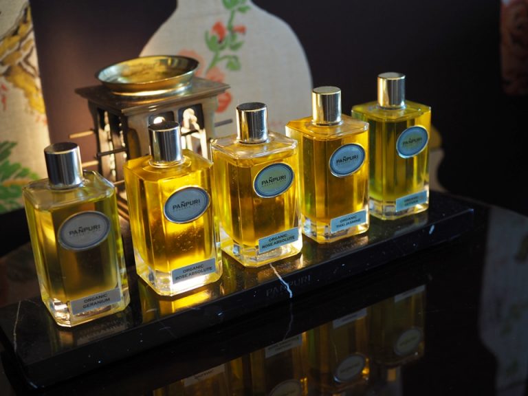 エステ タイ式エステが新館で受けられます 好みの香りのオイルを選び身体に塗ってもらいました