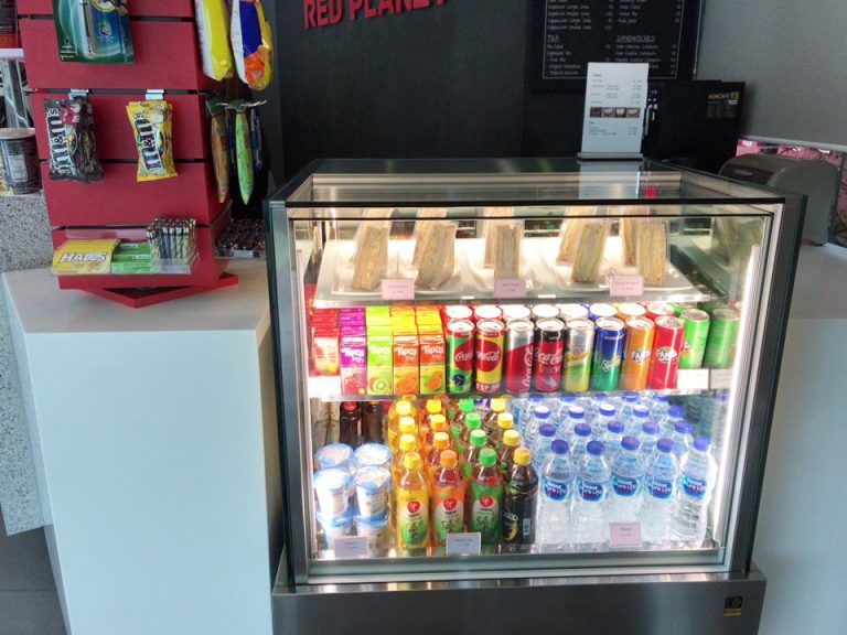 フロント隣接の売店3