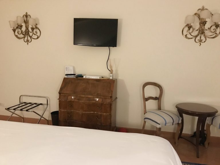 ベッドからテレビ