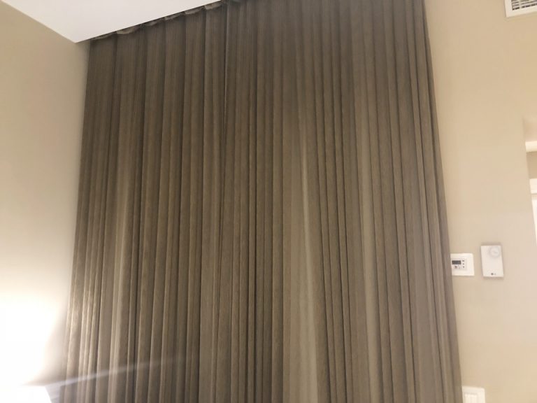 客室窓 カーテン
