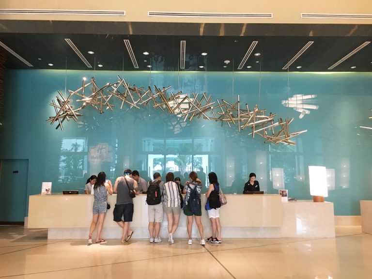 フロントカウンター