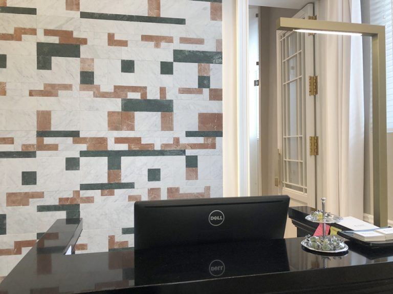 フロントカウンター