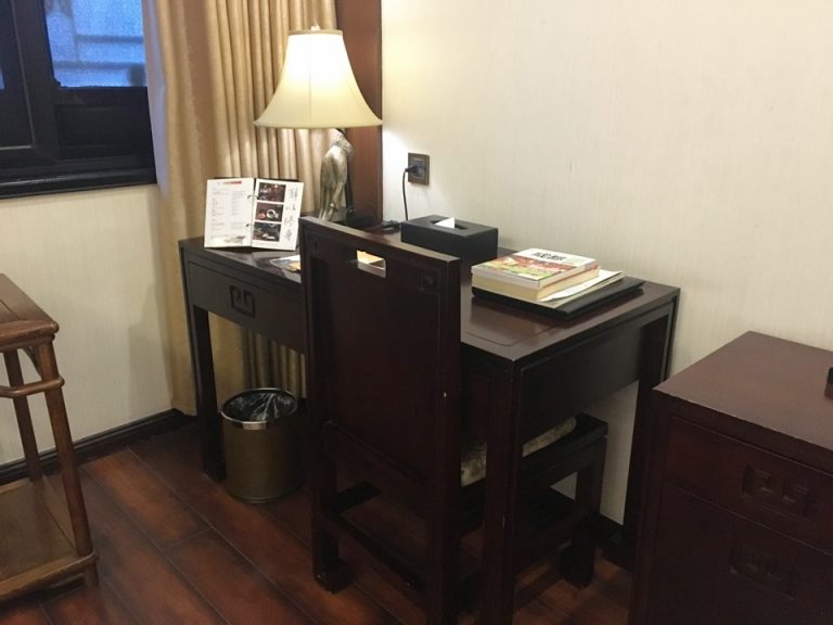 ライティングデスク