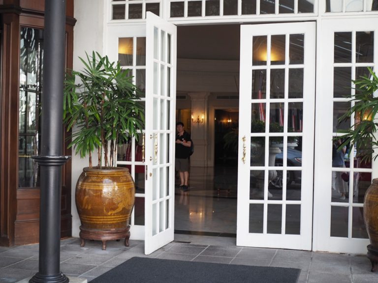 エントランス外観