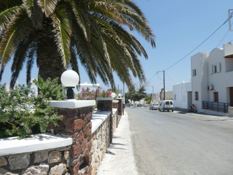 ホテル周辺の街の様子 (2)