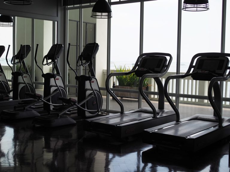 ジム1 新館にあります ガラス張りで開放的です