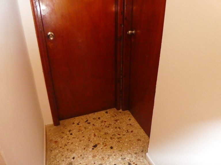 客室入り口付近廊下