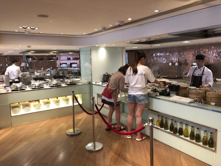 朝食ビュッフェ2