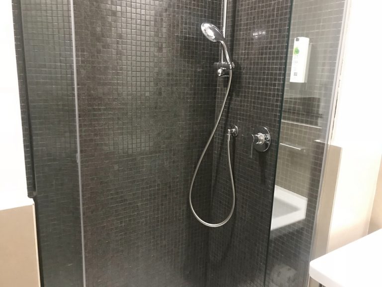 シャワー