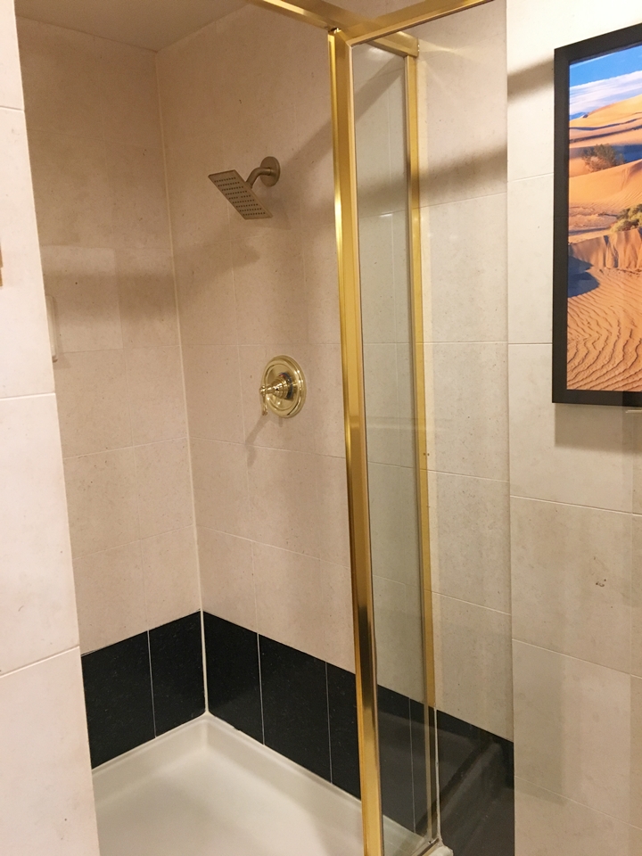 シャワールーム (2)