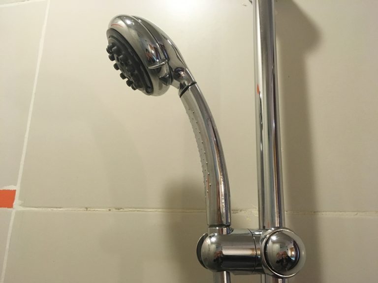 バスルーム シャワーヘッド