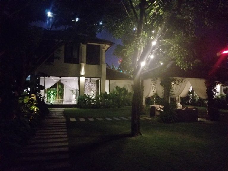 夜のスパガーデンも雰囲気があります。