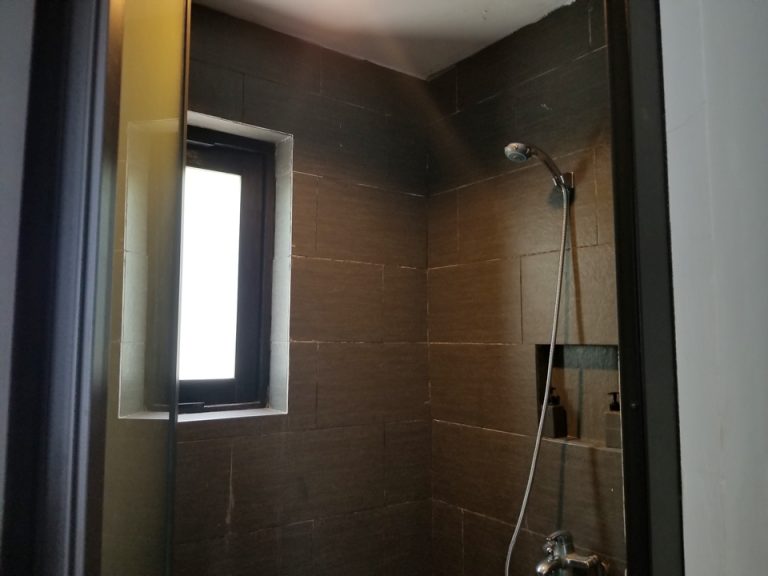 シャワーの入り口からの写真です。