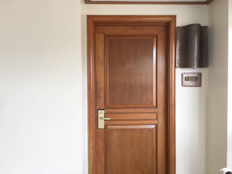 ホテル内観_客室前