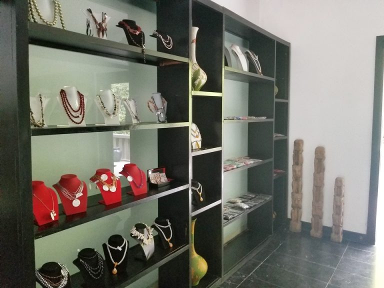 アクセサリーもありました。