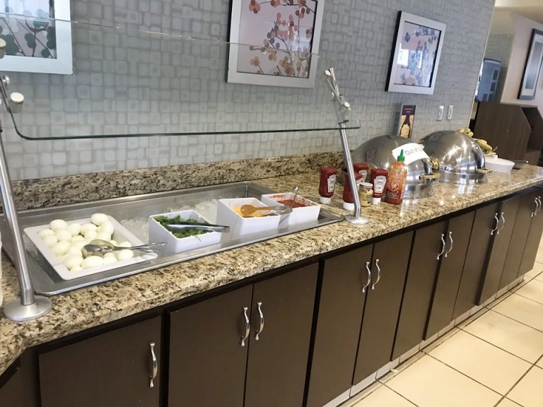 ブレックファースト