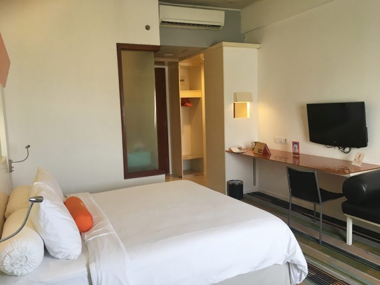 客室全体 窓側から撮影