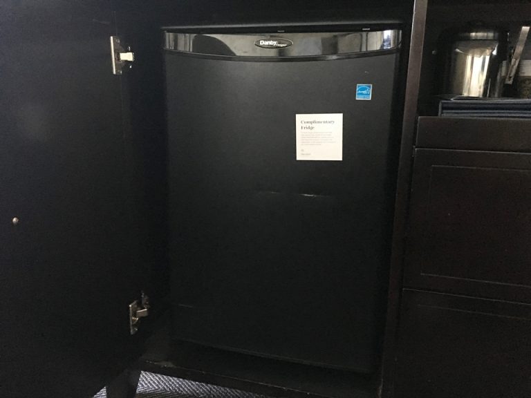 冷蔵庫 閉じた状態