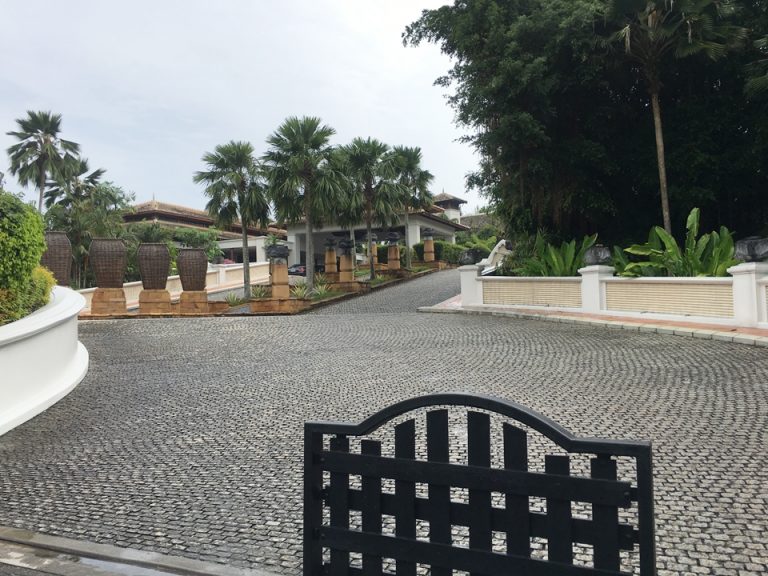 外観_エントランス