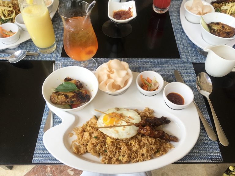 Lotus Cafeで昼食に食べたナシゴレン