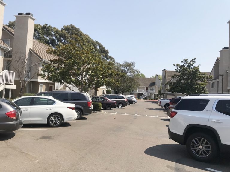 建物に隣接したパーキング部分