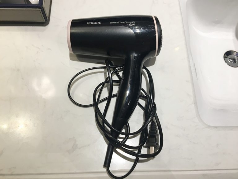 ヘアドライヤー。風量調節はできませんでした