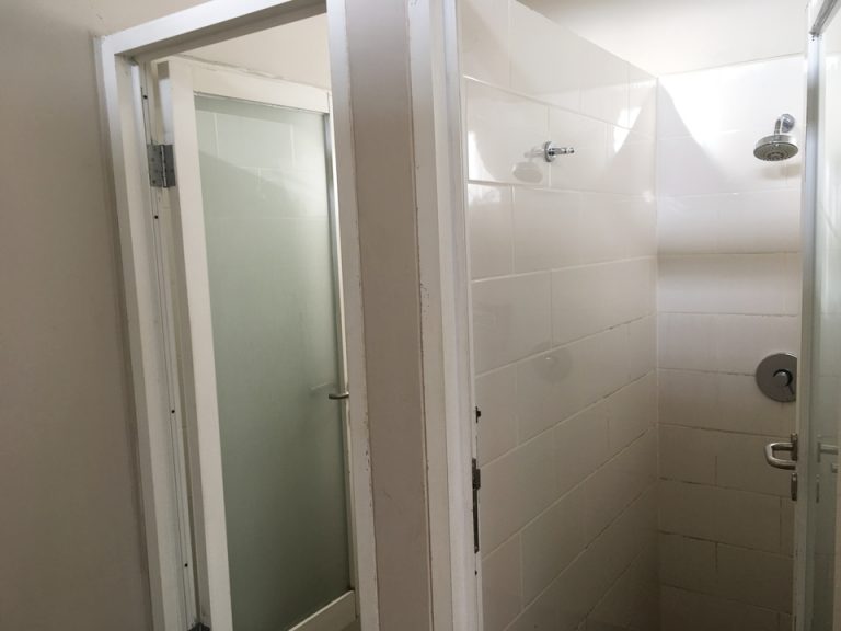 更衣室01 シャワー