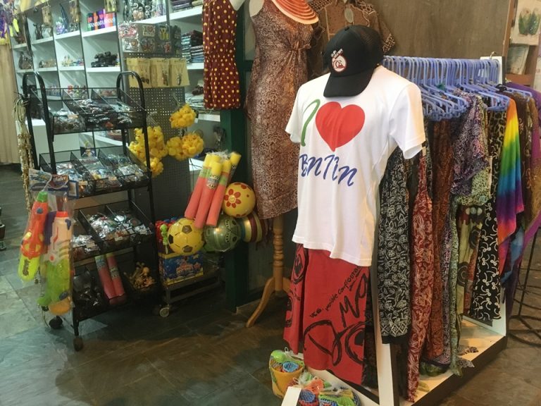 フェリーターミナルにある売店