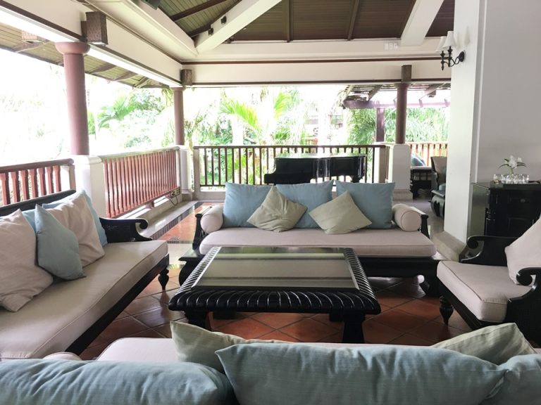 外観_ロビーソファ