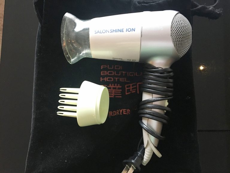 ヘアドライヤー。あまり見かけないメーカーです