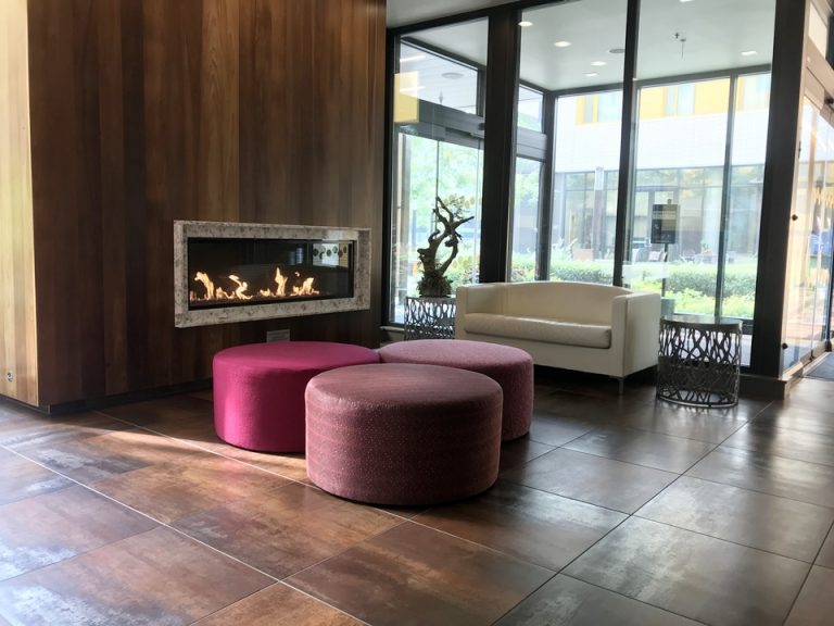 フロント横暖炉