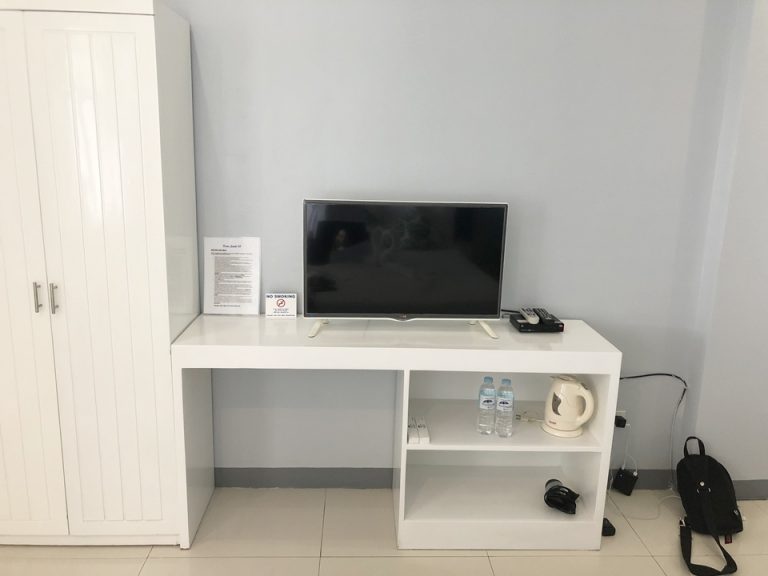 ベット方向からTV