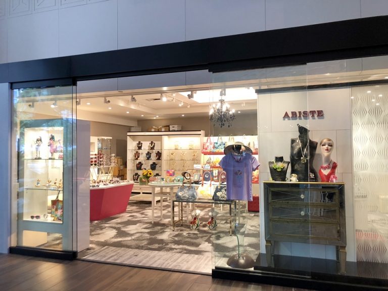 ロビーに入っているブティック 店員さんは日本人の方でした。