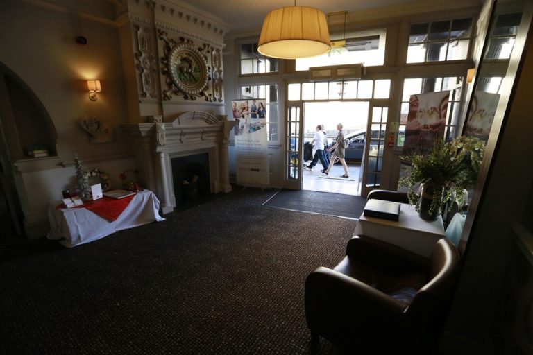 ロビーエントランス_9113