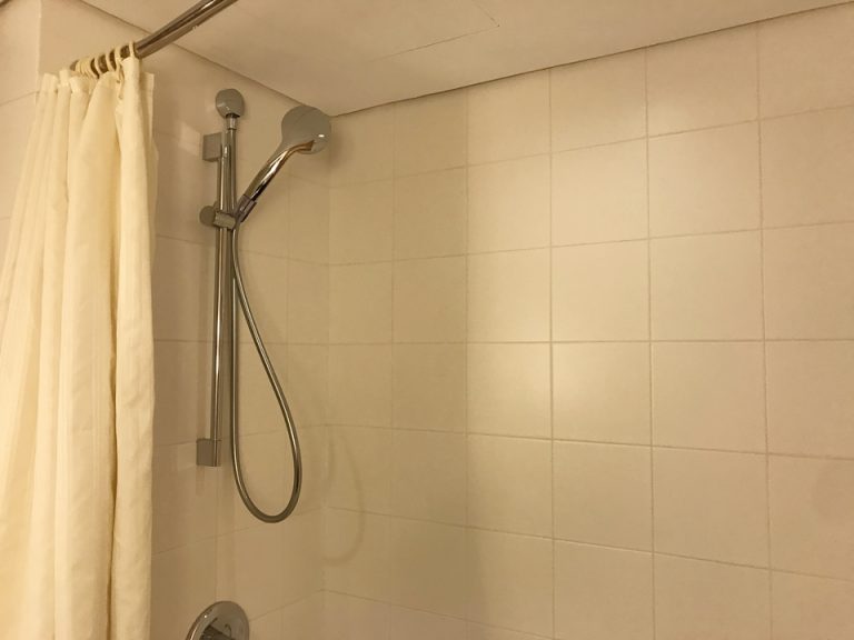 バスルーム、シャワー